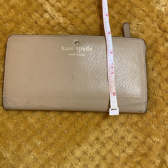 Kate Spade Beige snap closure Wallet - Picture 8 of 8